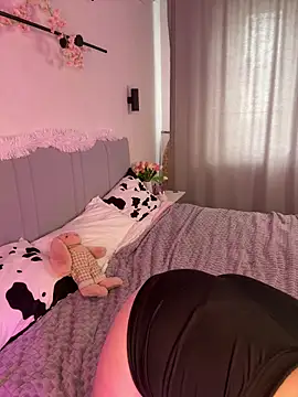 JenniferLouns online show from 10.16.25