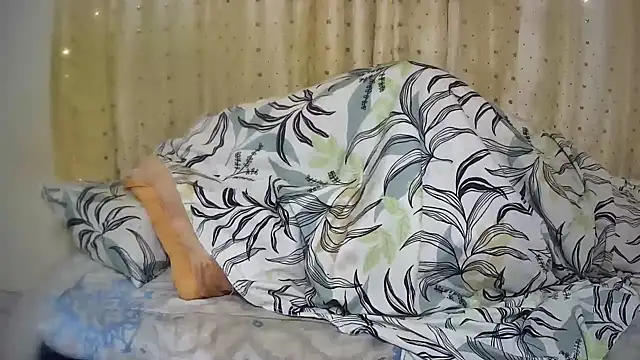 QueenLady7 online show from 10.18.25