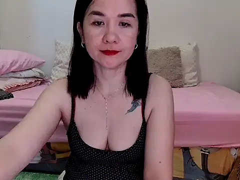 KissHott online show from 05.18.26