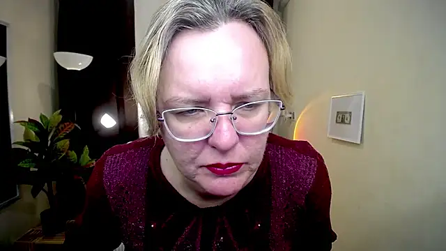 VestaWoody online show from 10.09.25