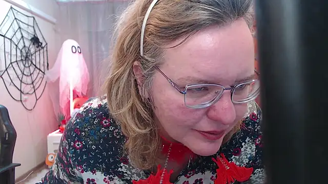 VestaWoody online show from 10.16.25