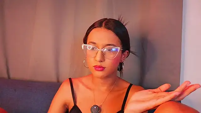 Snapshot of luna_valen chatting on 07.16.26 luna valen online show from 07.16.26