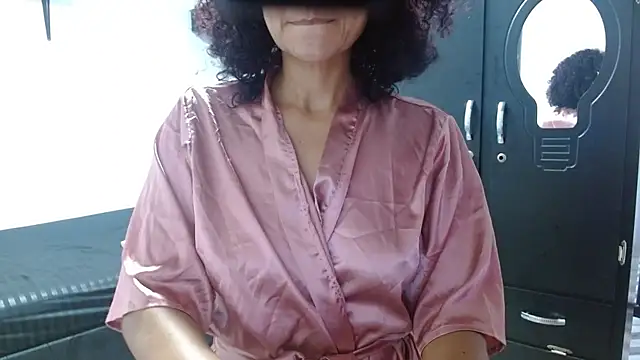 Snapshot of Seductress_Malia chatting on 07.02.26 Seductress Malia online show from 07.02.26