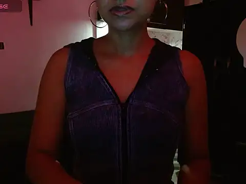 Snapshot of Seductress_Malia chatting on 07.25.26 Seductress Malia online show from 07.25.26
