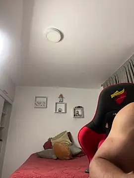 Ezzio Scolaro online show from 02.13.26