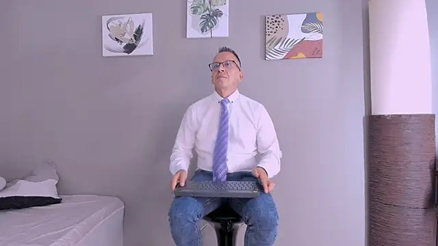  axelking  online show from 10.20.25