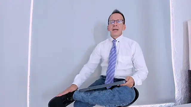  axelking  online show from 11.05.25