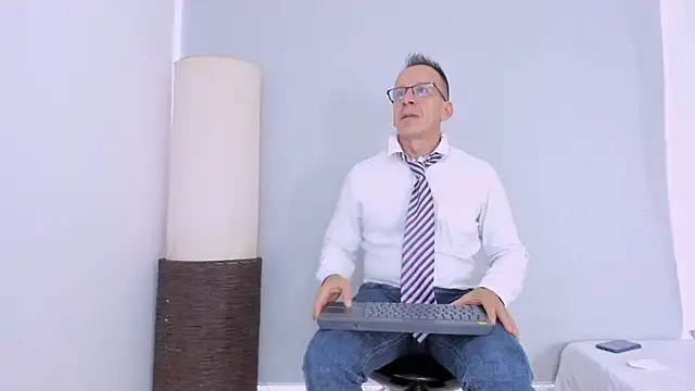  axelking  online show from 11.19.25