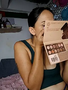 Snapshot of sexy_butterfly_1 chatting on 10.28.25 sexy butterfly 1 online show from 10.28.25