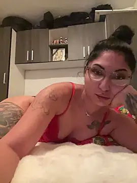 Snapshot of bia900bianca chatting on 12.16.25 bia900bianca online show from 12.16.25