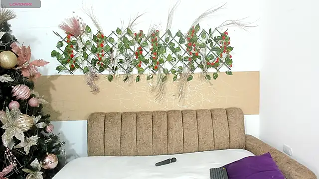 iisabella09 online show from 12.18.25