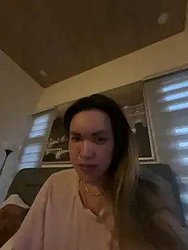 Snapshot of TemptingAngela chatting on 04.23.26 TemptingAngela online show from 04.23.26