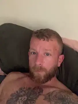 Snapshot of MrandMrsG25xx chatting on 10.21.25 MrandMrsG25xx online show from 10.21.25