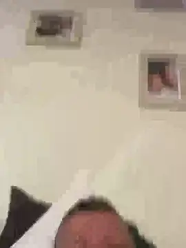 Snapshot of MrandMrsG25xx chatting on 02.02.26 MrandMrsG25xx online show from 02.02.26