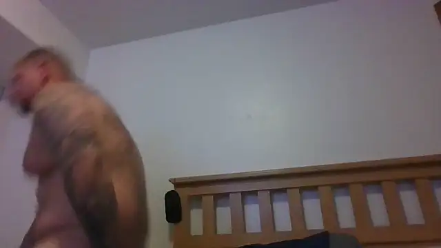 Snapshot of Bighen511@xh chatting on 10.31.25 Bighen511xh online show from 10.31.25