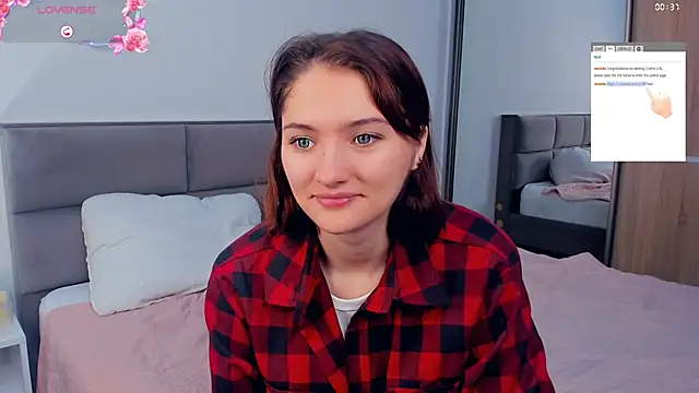 LorrieDegonia online show from 10.09.25