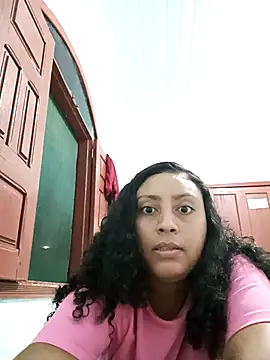 Snapshot of ZS_Oficial chatting on 10.05.25 ZS Oficial online show from 10.05.25