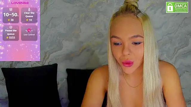 Snapshot of Daisy_Abby03 chatting on 11.25.25 Daisy Abby03 online show from 11.25.25