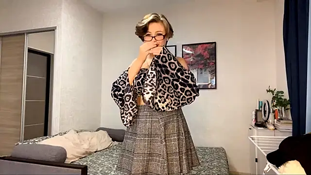 LunaMoonstar online show from 10.18.25