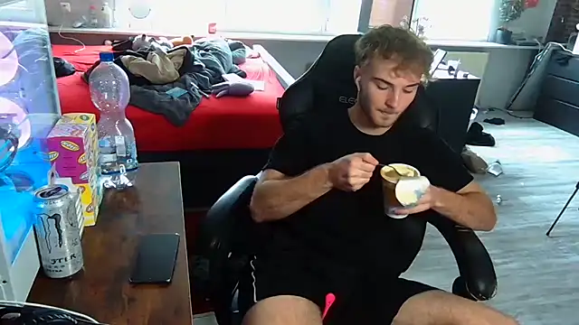 WolkenJunge2006 online show from 10.07.25