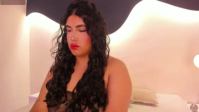 Snapshot of CatalinaCoopper chatting on 11.29.25 CatalinaCoopper online show from 11.29.25