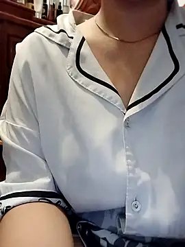 Snapshot of Babyloudi chatting on 11.18.25 Babyloudi online show from 11.18.25