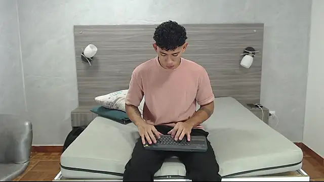 Snapshot of Marcus_blake chatting on 10.29.25 Marcus blake online show from 10.29.25