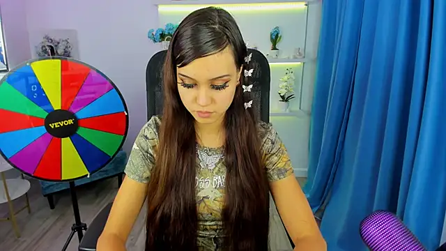 TiffanyYounge online show from 11.12.25