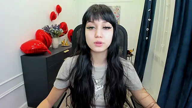 Snapshot of TiffanyYounge chatting on 02.13.26 TiffanyYounge online show from 02.13.26