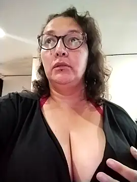 -saraqueen- online show from 11.12.25