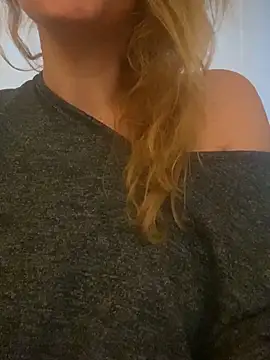 Snapshot of melisss2 chatting on 11.11.25 melisss2 online show from 11.11.25