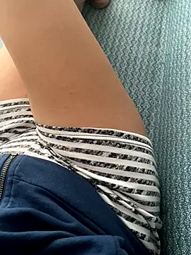 Snapshot of melisss2 chatting on 11.19.25 melisss2 online show from 11.19.25