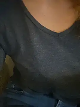 Snapshot of melisss2 chatting on 11.24.25 melisss2 online show from 11.24.25