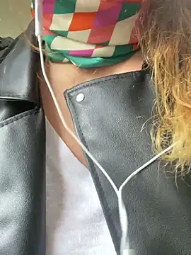 Snapshot of melisss2 chatting on 11.26.25 melisss2 online show from 11.26.25