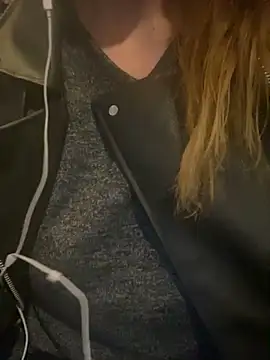 Snapshot of melisss2 chatting on 11.27.25 melisss2 online show from 11.27.25