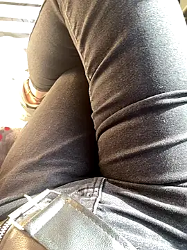 Snapshot of melisss2 chatting on 11.28.25 melisss2 online show from 11.28.25