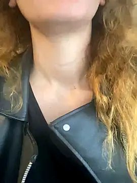 Snapshot of melisss2 chatting on 12.02.25 melisss2 online show from 12.02.25