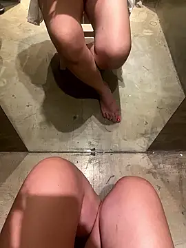 Snapshot of melisss2 chatting on 12.16.25 melisss2 online show from 12.16.25