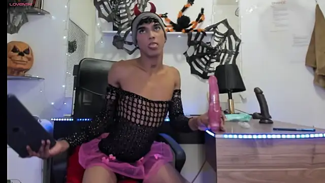 AndreaTonmsong online show from 10.19.25