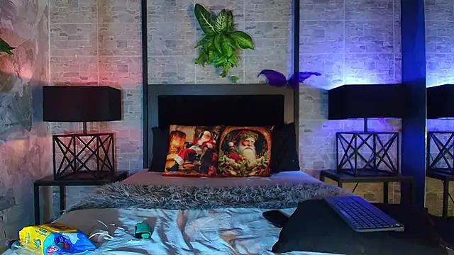 Kylie Foxx online show from 12.17.25