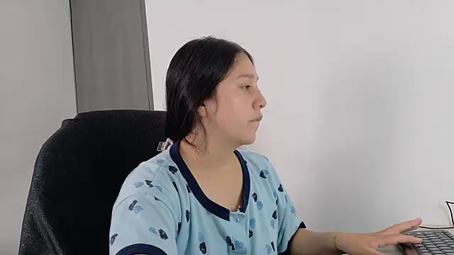 Snapshot of KOREN_JALAA chatting on 06.06.26 KOREN JALAA online show from 06.06.26