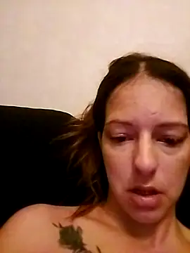 Snapshot of bouilleee chatting on 10.12.25 bouilleee online show from 10.12.25