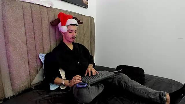 Timothe Evans online show from 12.17.25