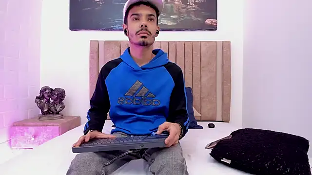 Timothe Evans online show from 12.21.25