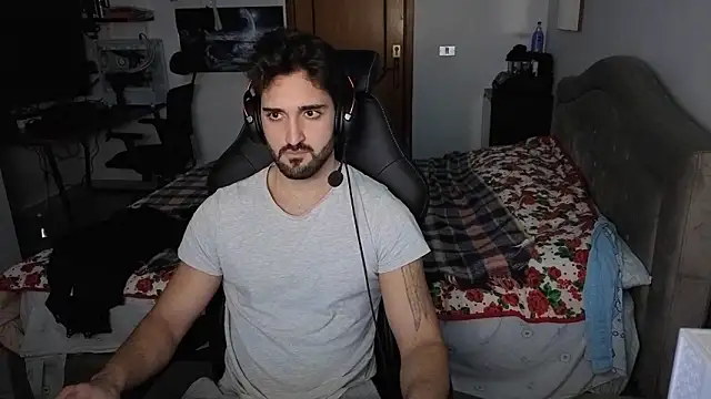 Snapshot of Al3xox02 chatting on 01.15.26 Al3xox02 online show from 01.15.26