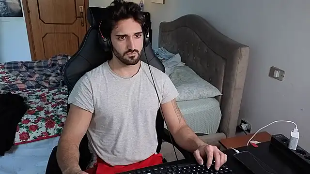 Snapshot of Al3xox02 chatting on 01.16.26 Al3xox02 online show from 01.16.26