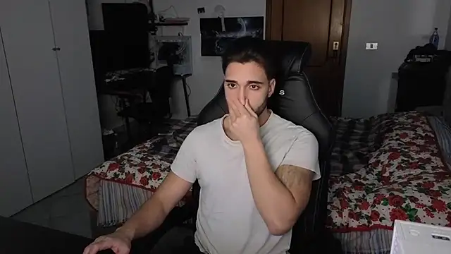 Snapshot of Al3xox02 chatting on 01.31.26 Al3xox02 online show from 01.31.26