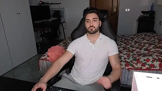 Snapshot of Al3xox02 chatting on 02.06.26 Al3xox02 online show from 02.06.26