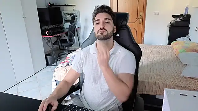 Snapshot of Al3xox02 chatting on 02.08.26 Al3xox02 online show from 02.08.26