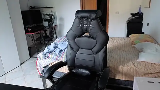 Snapshot of Al3xox02 chatting on 02.11.26 Al3xox02 online show from 02.11.26